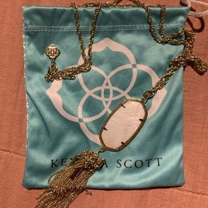 Authentic Kendra Scott “Rayne” necklace!